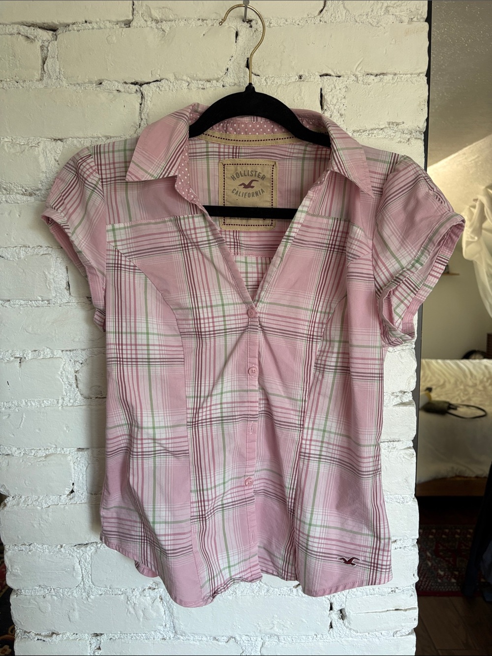 Hollister Pink Plaid Short Sleeve Button-Down Shirt